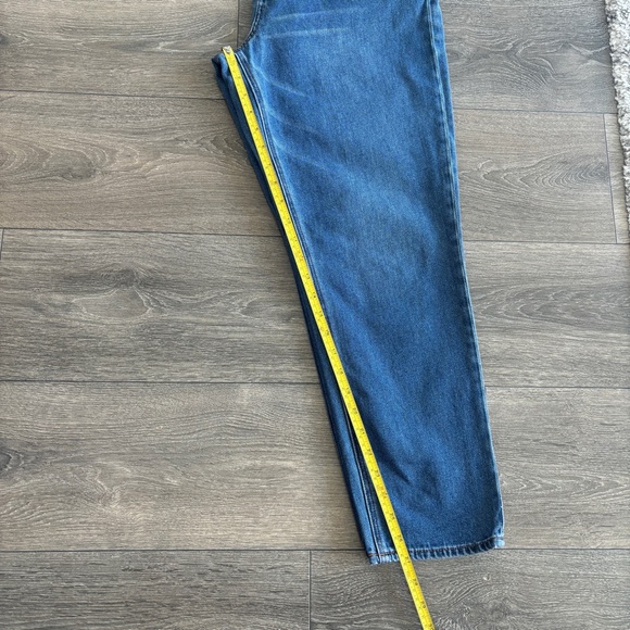 American Eagle Outfitters Mom Jeans - Picture 6 of 9